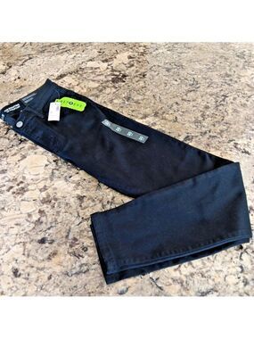 With $64 Tags R Jeans The Sculpting Skinny Jeans Womens Petite 30 Black Like New